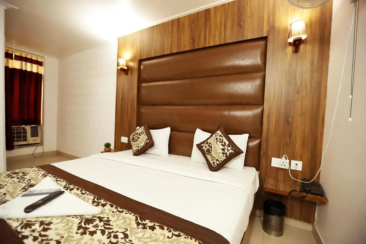 ***  Airport Hotel Noratan Palace New Delhi India
