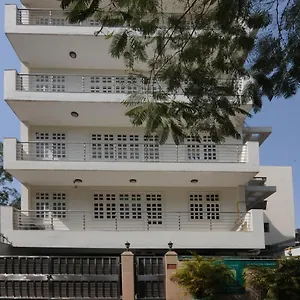 Mehra Residency At The Airport New Delhi